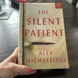 The Silent Patient by Alex Michaelides